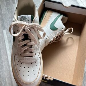 Nike Air Force 1 ‘07 LV8